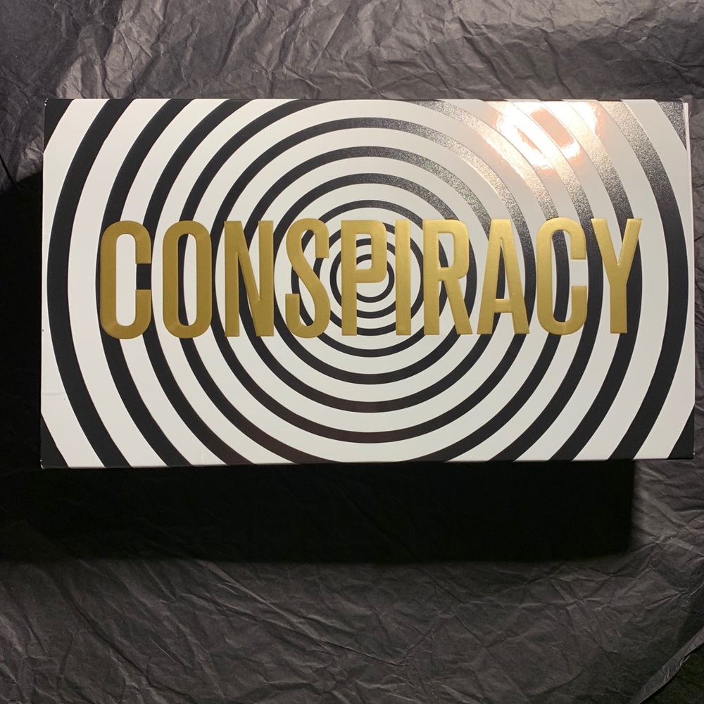 Conspiracy palette by Jeffree Starr